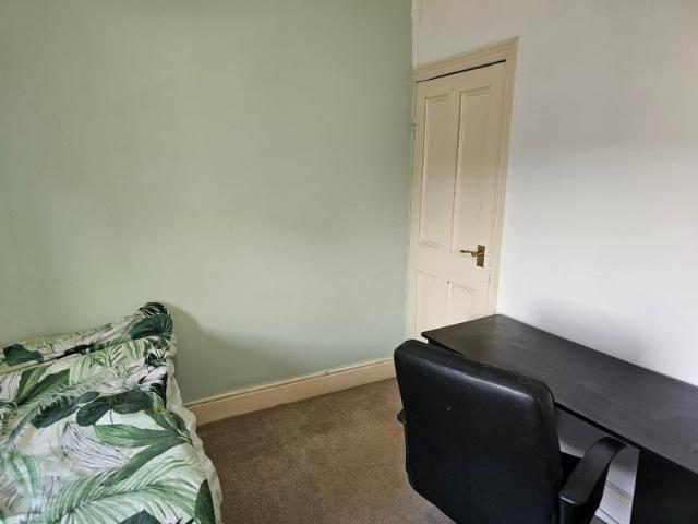 Room for rent in Malin Bridge, Sheffield