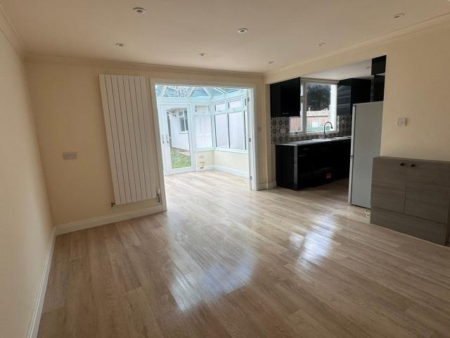 Room for rent in Furnace Green, Crawley