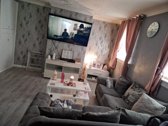 Room for rent in Clydebank, Scotland