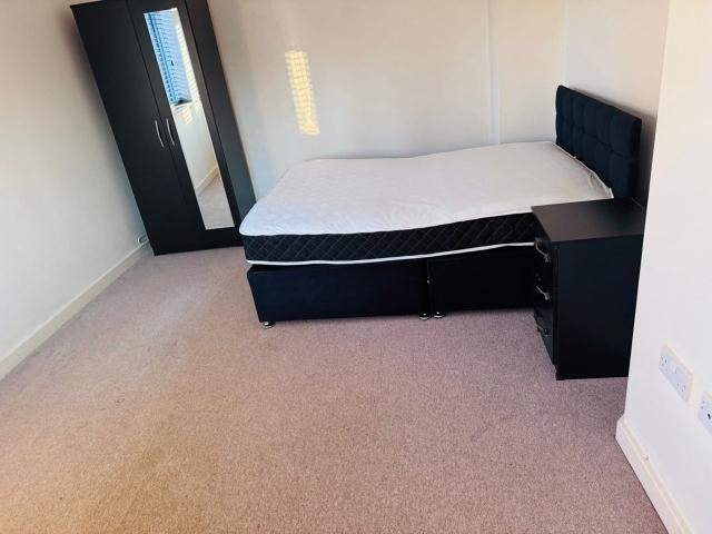 Room for rent in Harrowden, Bedford