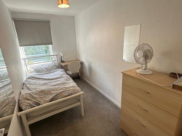 Room for rent in Custom House, Greater London