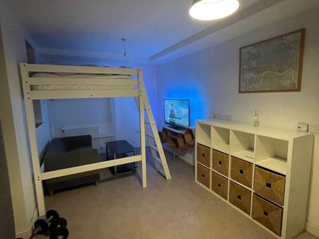 Room for rent in Kennington, Greater London