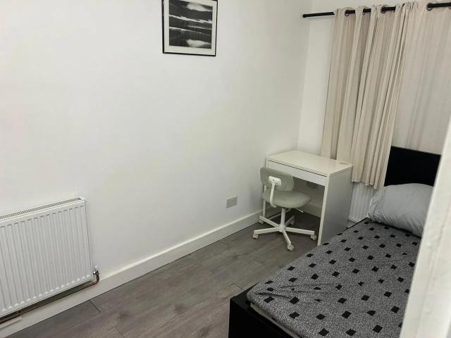 Room for rent in West Hendon, The Hyde