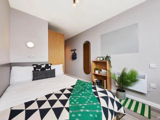 Room for rent in Park Central, Birmingham