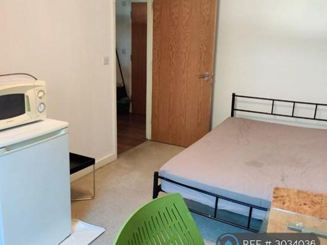 Room for rent in London Borough of Croydon, Greater London
