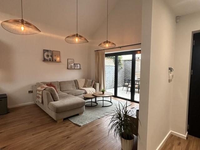 Room for rent in Bishopston, Feckenham