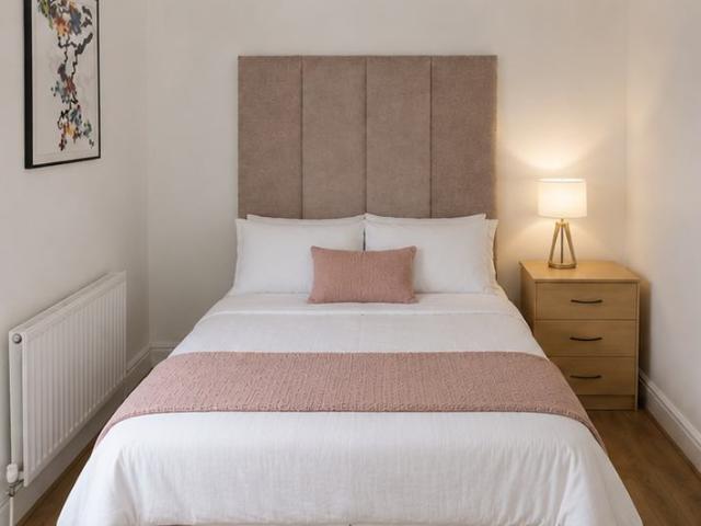 Room for rent in Elm Park, Calderstones
