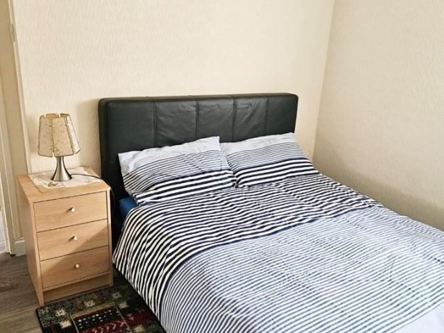 Room for rent in Ponders End, Greater London