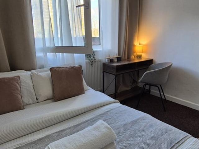 Room for rent in De Beauvoir Town, Greater London