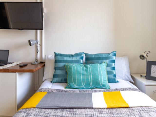 Room for rent in North Kensington, Greater London