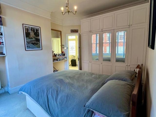 Room for rent in South Kensington, Greater London
