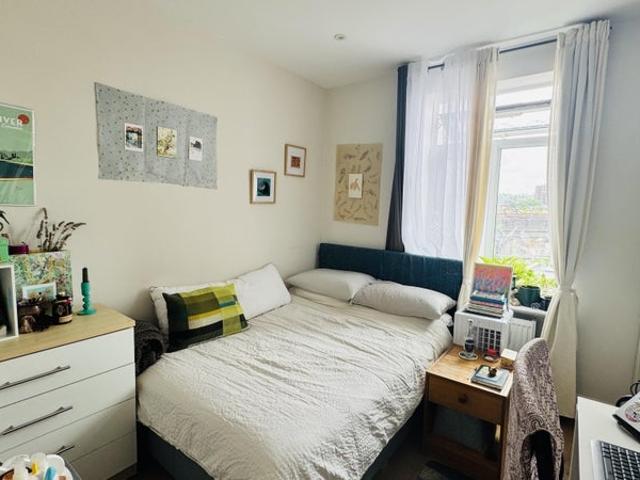 Room for rent in Kilburn, Greater London