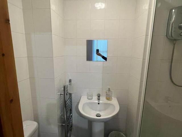 Room for rent in Nangreaves, Wales