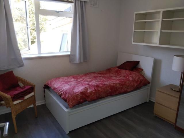 Room for rent in Falcon Lodge, Wales