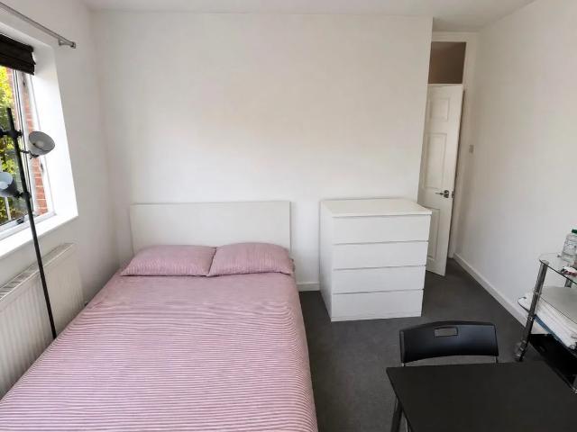 Room for rent in Clapham, Greater London