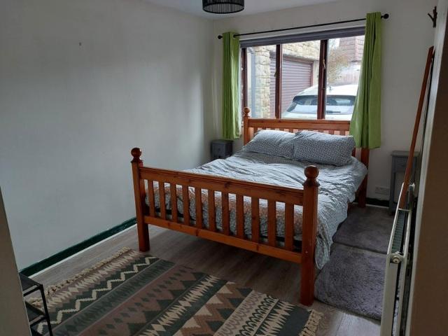 Room for rent in Shaw Lane, Yeadon