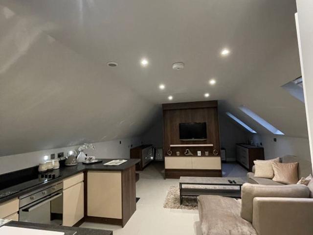 Room for rent in Markland Hill, Lee Bank