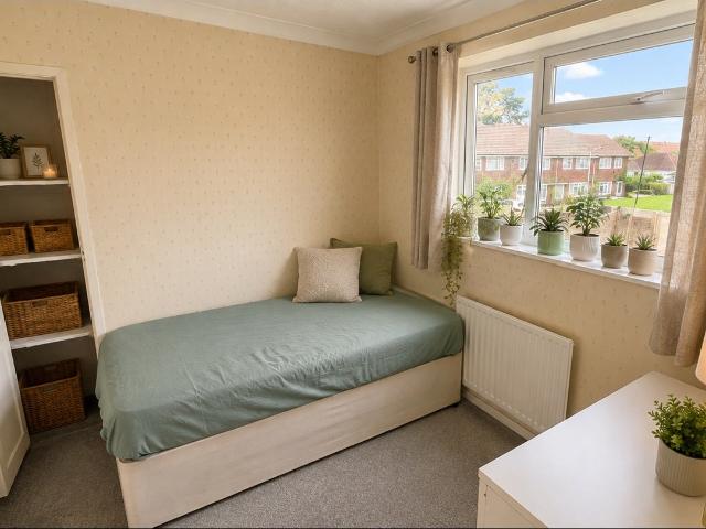 Room for rent in Colnbrook with Poyle, Slough