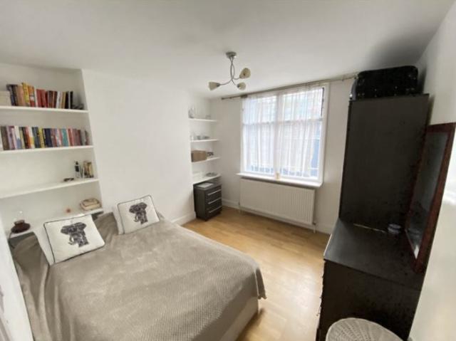 Room for rent in North Kensington, Greater London