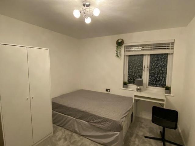 Room for rent in London Borough of Lewisham, Ladywell