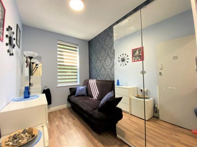 Room for rent in West Ealing, Greater London