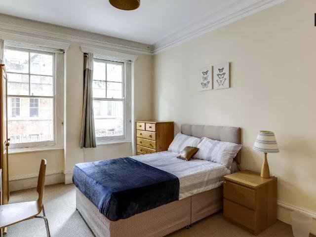 Flat for rent in London Borough of Hammersmith and Fulham, Greater London