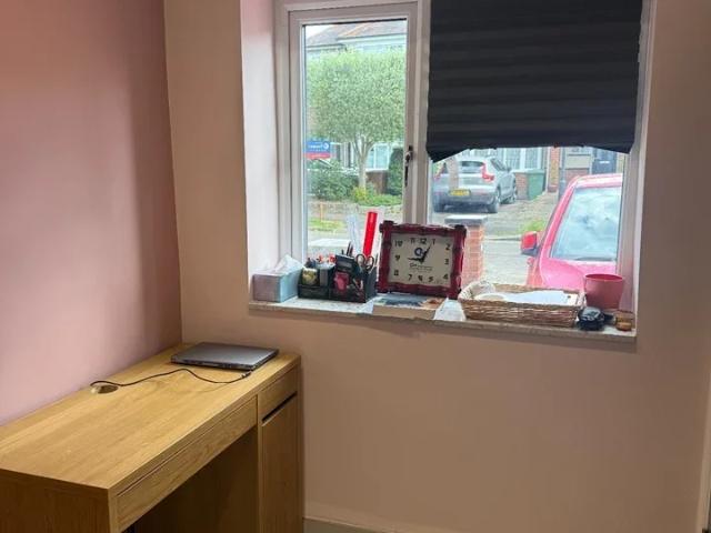 Room for rent in Lane, Greater London
