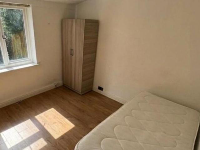 Room for rent in Pinner, Greater London