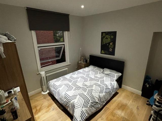 Flat for rent in North Kensington, Greater London