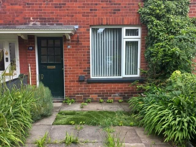 Room for rent in Bradshaw, Lee Bank
