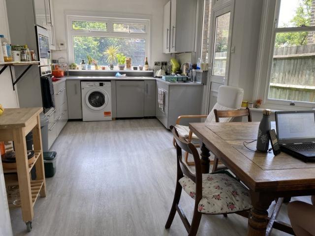 Room for rent in London Borough of Ealing, Hanwell
