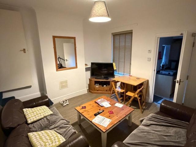 Room for rent in Elmfield, Leicestershire