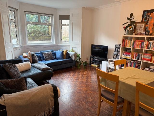 Room for rent in Brownswood Park, Greater London