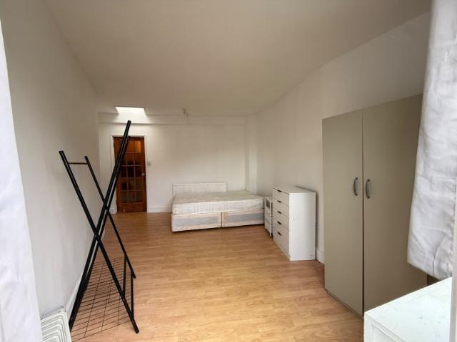 Room for rent in Lower Clapton, Greater London