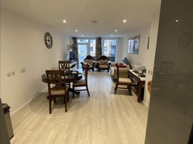 Room for rent in Brooklands, Monks Orchard