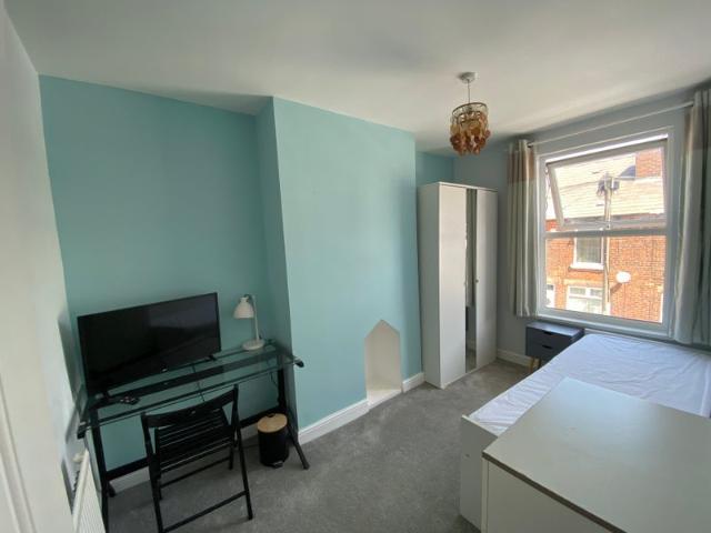 Room for rent in Crookes, South Yorkshire