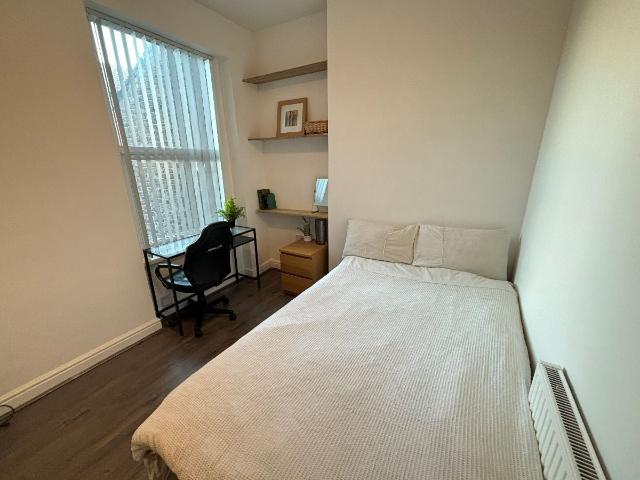 Room for rent in Calderstones