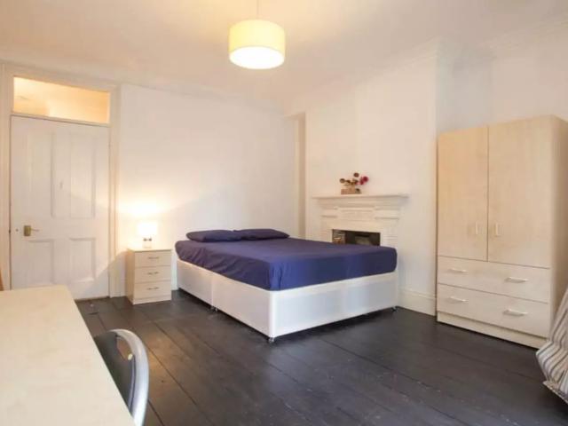 Room for rent in Kensington, Greater London
