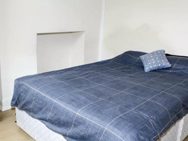 Flat for rent in Stockwell, Greater London