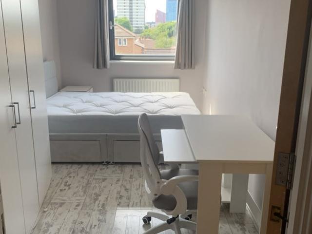 Room for rent in Maryland, Greater London