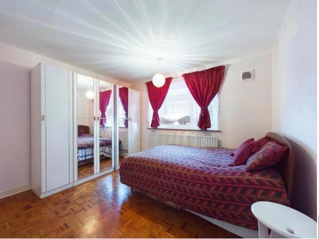 Room for rent in London Borough of Ealing, Greater London