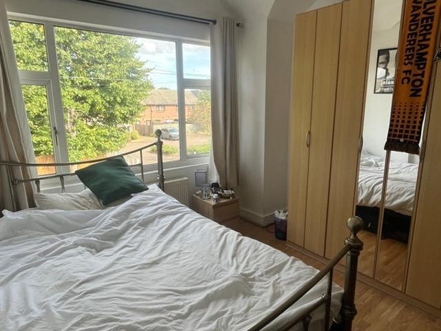 Room for rent in Hale End, Greater London