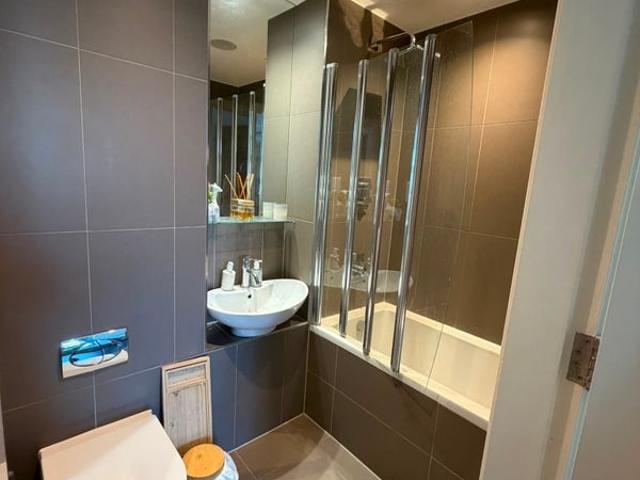 Room for rent in Earlsfield, Greater London