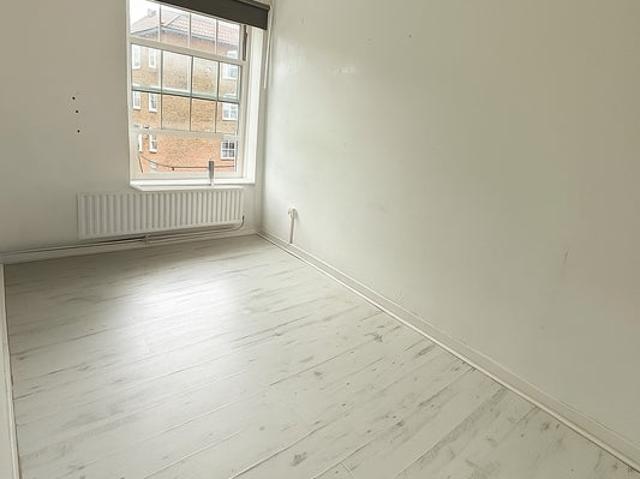 Room for rent in Oval, Greater London