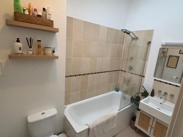 Room for rent in Clapham, Greater London