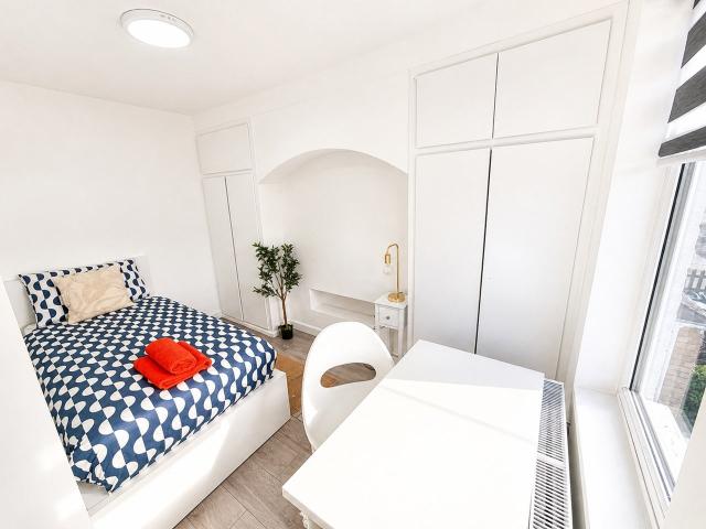 Room for rent in Freezywater, Greater London