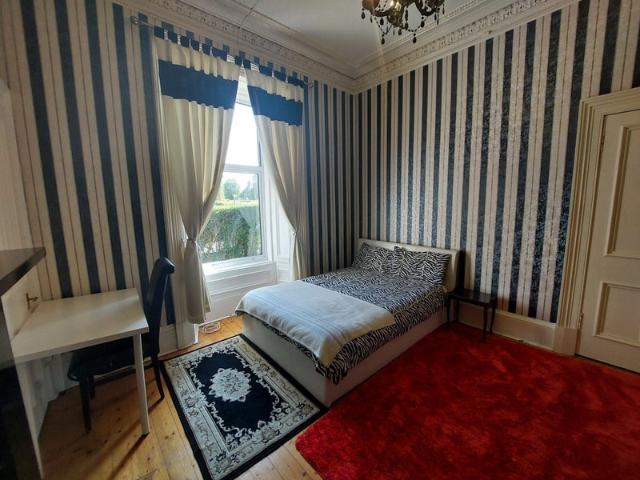 Room for rent in Prestonfield, Scotland