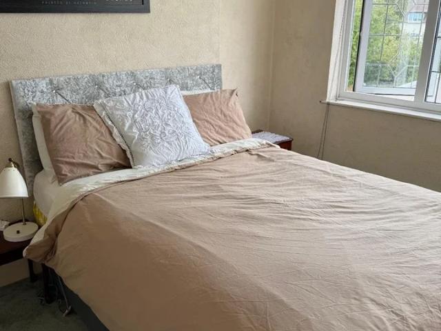 Room for rent in Collier Row, Greater London