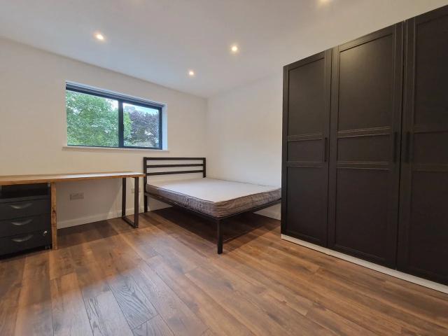 Room for rent in Charlton Riverside, Greater London