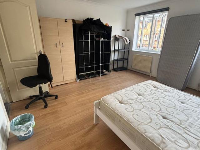 Room for rent in Maryland, Greater London